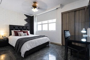 2 bedrooms, in-room safe, desk, iron/ironing board