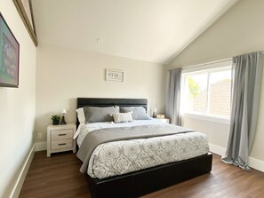 2 chambres, fer et planche à repasser, Wi-Fi gratuit, draps fournis
