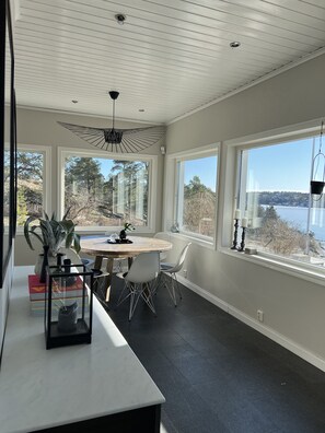 تناول الطعام