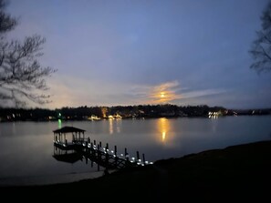 Sun loungers, beach towels - Big Indian Loop Lake Front Retreat (Mooresville)