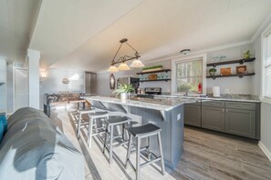 Interior - Big Indian Loop Lake Front Retreat (Mooresville)