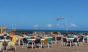 تناول الطعام بالخارج