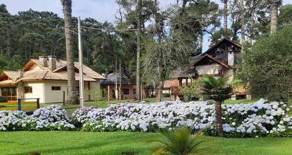WONDERFUL house in gated community with 4 suites