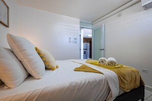 2 bedrooms, free WiFi, bed sheets - Villa Taina Apartment – 2 Pools & A/C Included (Cabo Rojo)