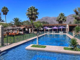 3 piscinas al aire libre