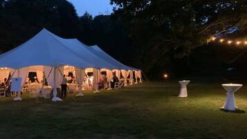 Espace banquet en plein air