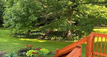 Modern FarmHouse and Barnhouse with Mountain Views on 8+ acres, creek