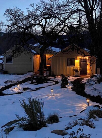 Lovely Spacious Home In Downtown White Salmon