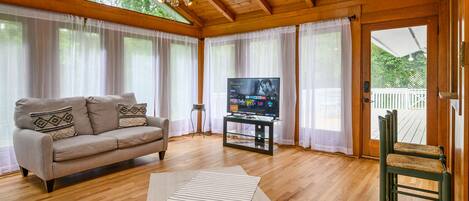 Tv, bordsfotboll och smarta högtalare