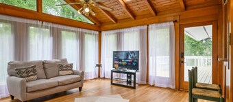 Spacious 5BR Near Truist Park • With A Pool Table