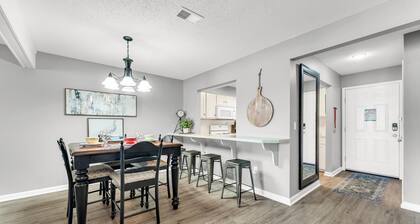 3 Pools, Year Round Indoor pool and Hot tub, Gorgeous and Fun/10th Tee, WALK IN