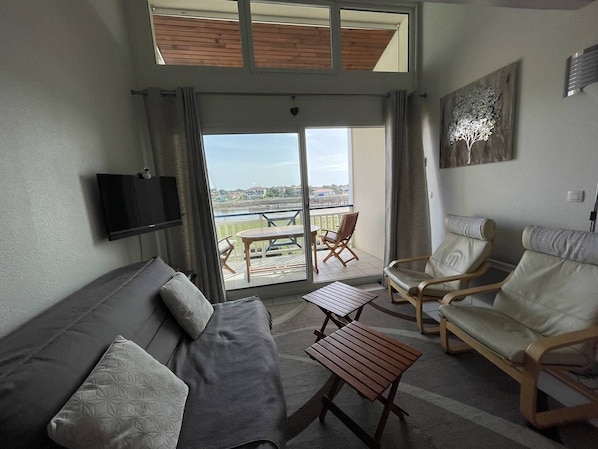 TV - Beautiful apartment classified 3 * for 4 to 6 people 1 km from the beach of MIMIZAN (MIMIZAN PLAGE)