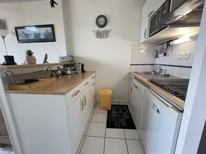 Fridge, microwave, oven, dishwasher - Beautiful apartment classified 3 * for 4 to 6 people 1 km from the beach of MIMIZAN (MIMIZAN PLAGE)