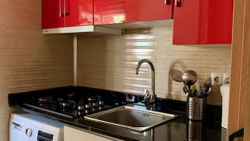 Basic Shared Dormitory, Mixed Dorm (1 bed in a 9 or 12-Bed Dormitory Room) | Shared kitchen