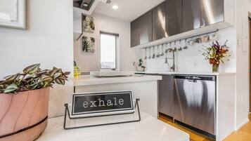 KylskÄp, ugn, spishÀll och diskmaskin