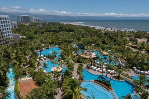 Innenpool, Außenpool