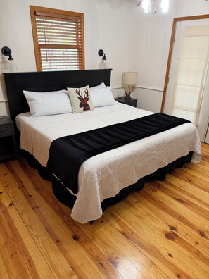 3 bedrooms, desk, iron/ironing board, travel cot