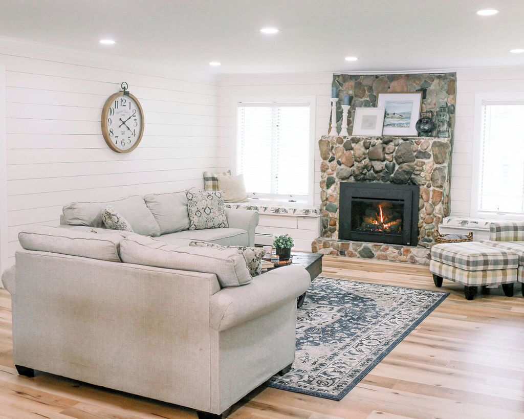 Smart TV, fireplace, DVD player, foosball