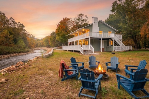 Riverlanding 4 bdrm home River and Mountain Views