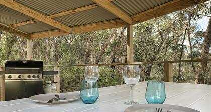 The Canyons Retreat - Spacious 2 Story Apartment in Bush Location