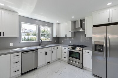 Newly Renovated Hamptons Home Near the Beach