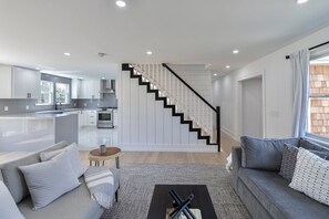 Smart TV, fireplace, stereo