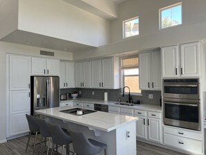 Fridge, microwave, oven, stovetop - Gorgeous home located in Troon North on the golf course, Pet-Friendly! (Scottsdale)