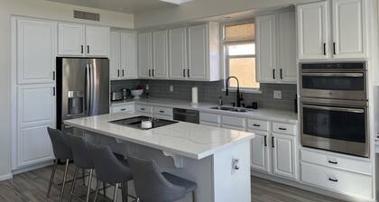 Gorgeous home located in Troon North on the golf course, Pet-Friendly!