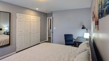 4 habitaciones, escritorio, tabla de planchar con plancha y wifi