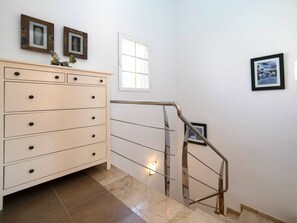 Interior - Lovely apartment in villa for 8 guests with pool, A/C, WIFI, TV and terrace (Calpe)
