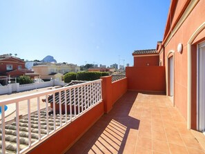 Terrace/patio - Lovely apartment in villa for 8 guests with pool, A/C, WIFI, TV and terrace (Calpe)