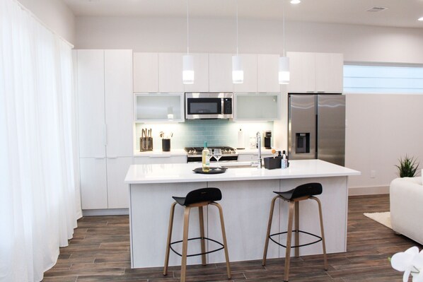 Fridge, microwave, oven, stovetop