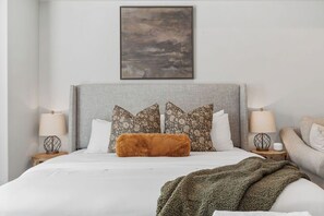 4 bedrooms, desk, free WiFi, bed sheets