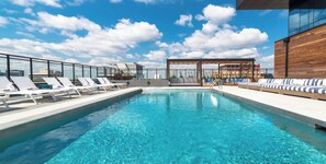 Pool - 2BR Retreat in Downtown + City Skyline Views (Chicago)