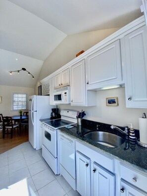 Fridge, microwave, oven, stovetop - Newly updated cozy condo, conveniently located near stunning beaches (North Truro)