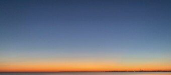 Newly updated cozy condo, conveniently located near stunning beaches