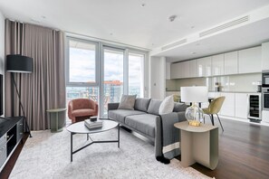 Fernseher, Stereoanlage