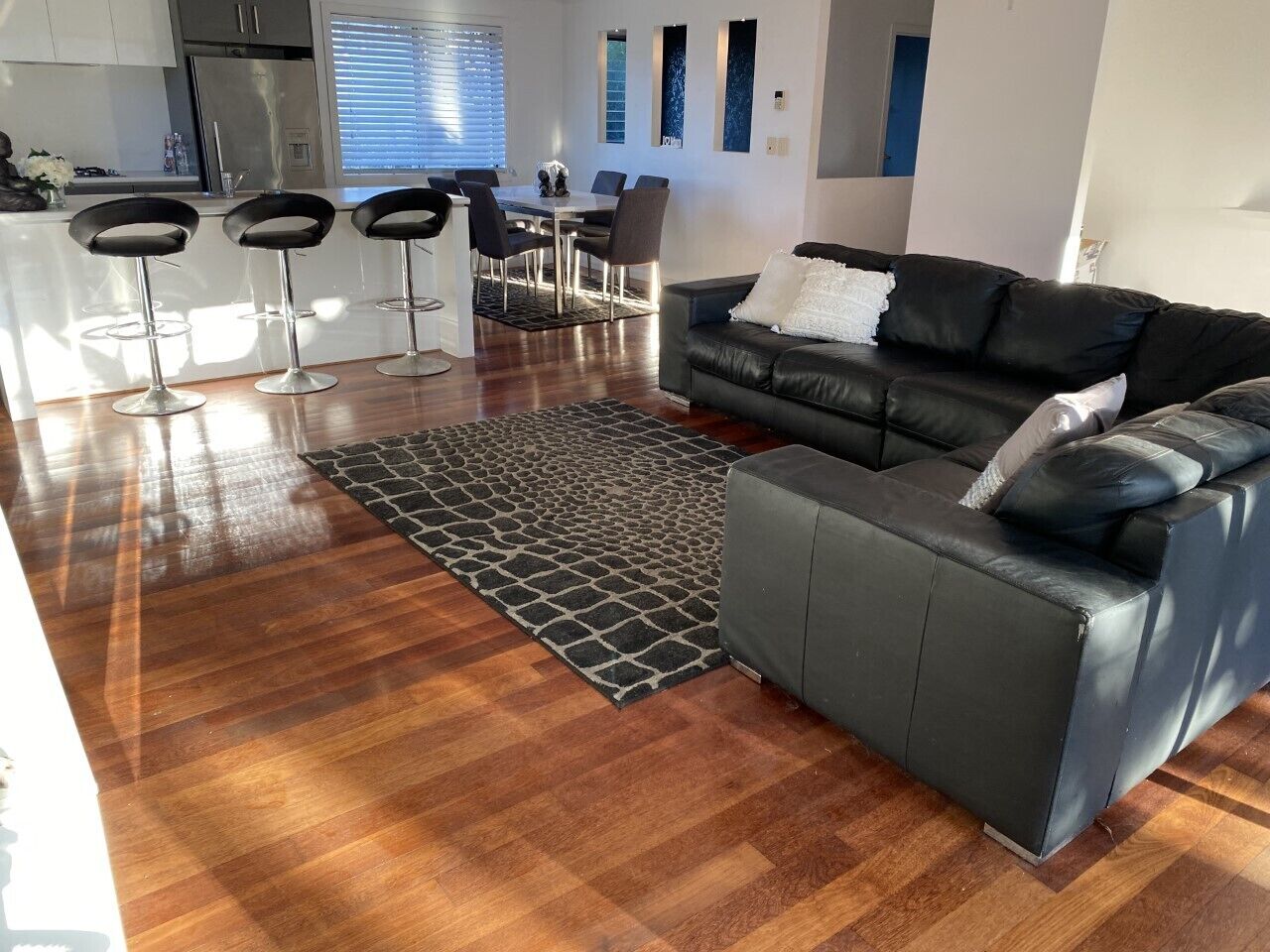 Close to Beach private house pool family pet friendly — image 6