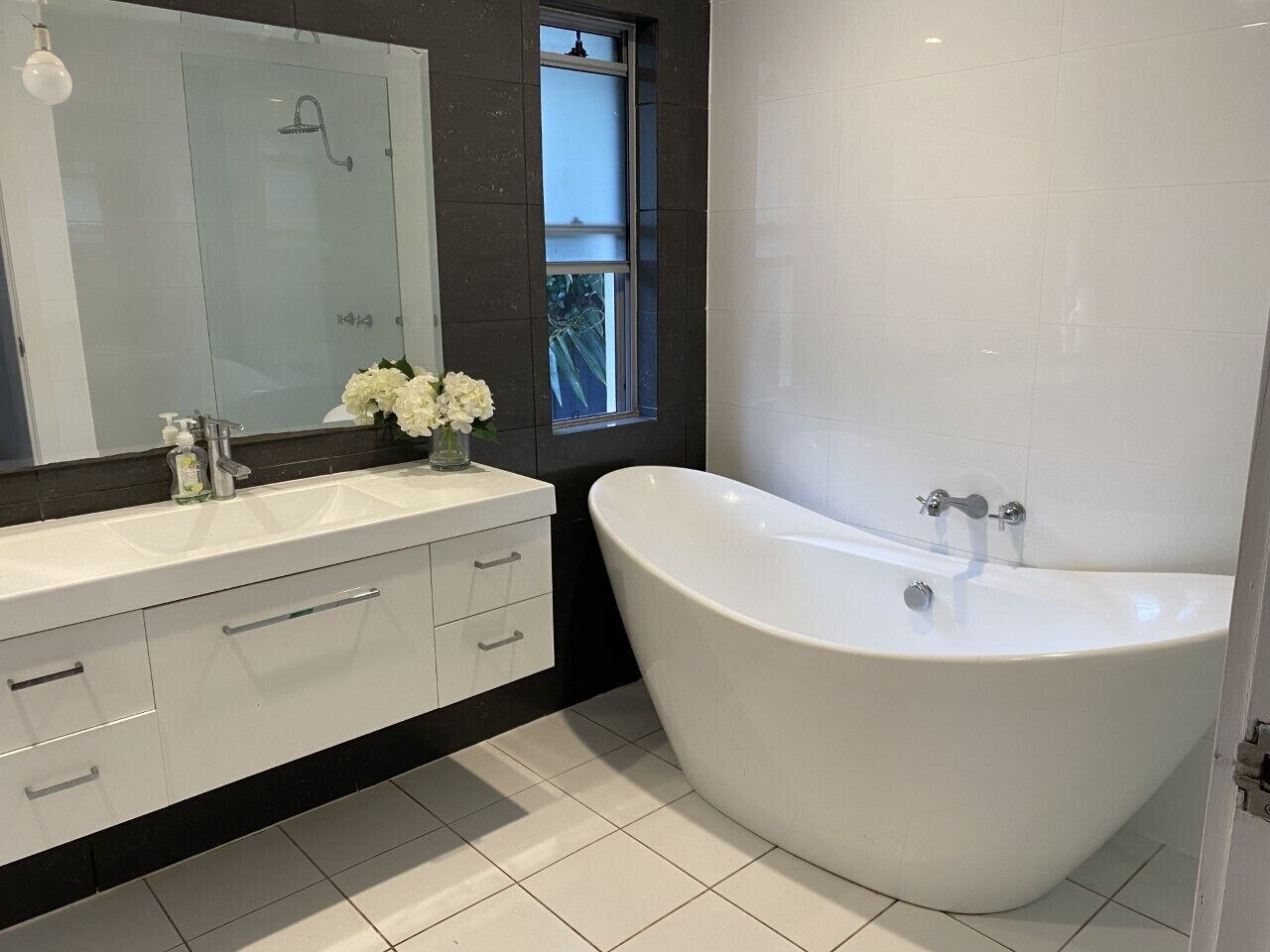 Close to Beach private house pool family pet friendly — image 9