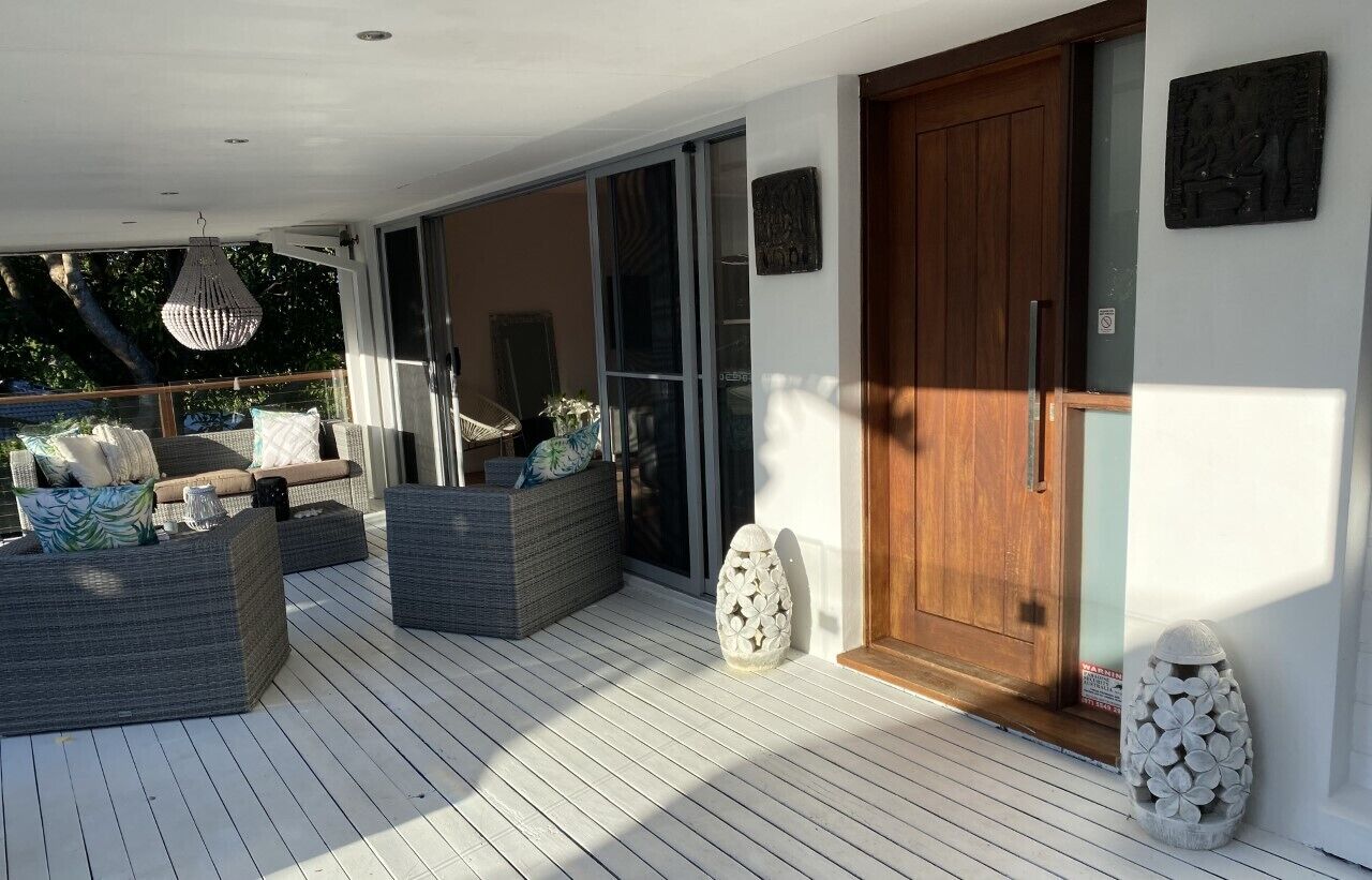 Close to Beach private house pool family pet friendly — image 4