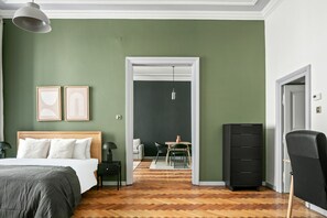 4 dormitorios, tabla de planchar con plancha, wifi y ropa de cama