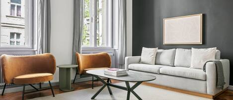 TV, fireplace, stereo