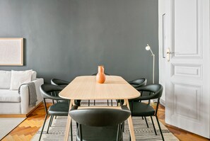 Dining - Newly renovated Alsergrund 4BR w/ Fireplace & Storage, by Blueground (Vienna)