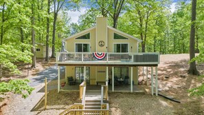 Exterior - Hokie Hideaway- Pet-friendly home with a natural beach and fire-pit to enjoy with the family. (Huddleston)