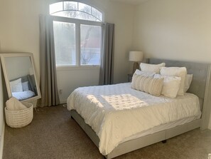 4 chambres, bureau, Wi-Fi gratuit, draps fournis