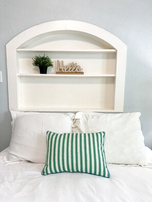 1 bedroom, desk, iron/ironing board, free WiFi - #1 SunnyBungalowByTheBay 1BDR 5 min2Beach & Downtn (Corpus Christi)