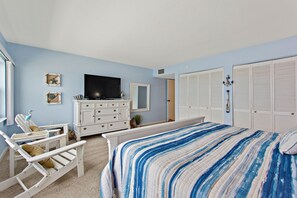 2 bedrooms, free WiFi, bed sheets - Castle Reef 533 stunning direct ocean front view! (New Smyrna Beach)