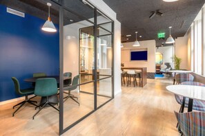 Dining - Amazing Downtown 1BR w/ Gym & W/D, near Faneuil Hall, by Blueground (Boston)