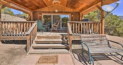 4-Season Mountain Escape with Breathtaking View!