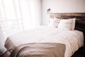 6 slaapkamers, een bureau, reisbedje, gratis wifi
